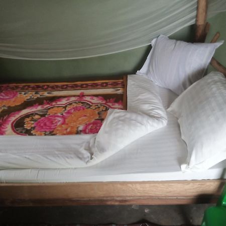 Lake Lyantonde Eco Campsite Original Fort Portal ภายนอก รูปภาพ