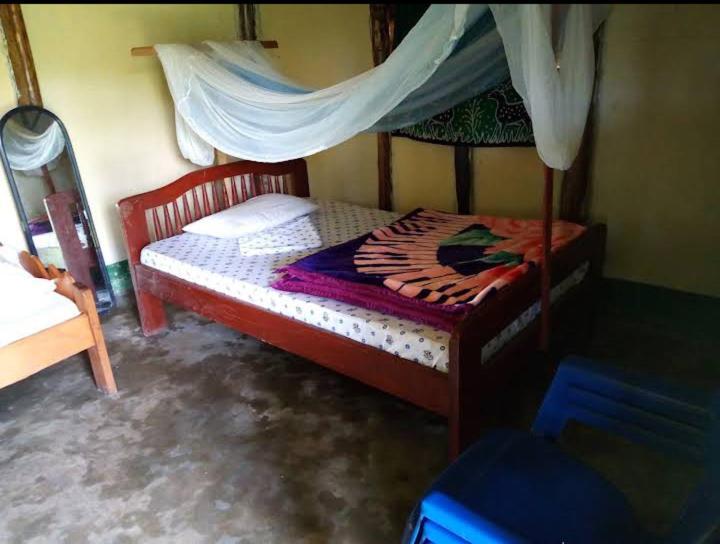 Lake Lyantonde Eco Campsite Original Fort Portal ภายนอก รูปภาพ