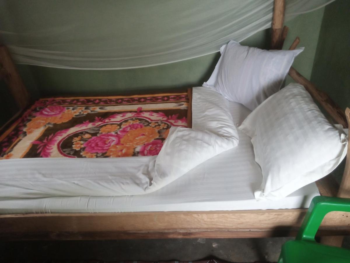 Lake Lyantonde Eco Campsite Original Fort Portal ภายนอก รูปภาพ